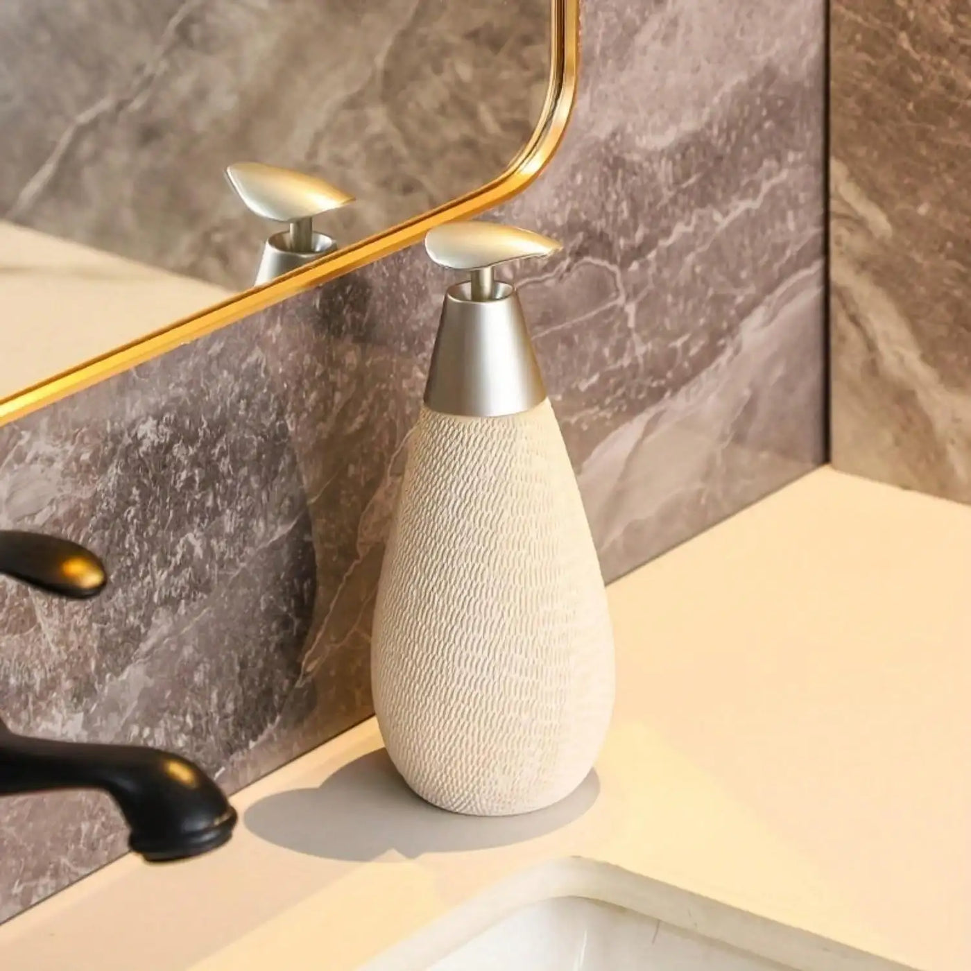 Creative Retro Style Ceramic Push-Type Soap Dispenser with Pump, Hand Soap Bottle - LKBA