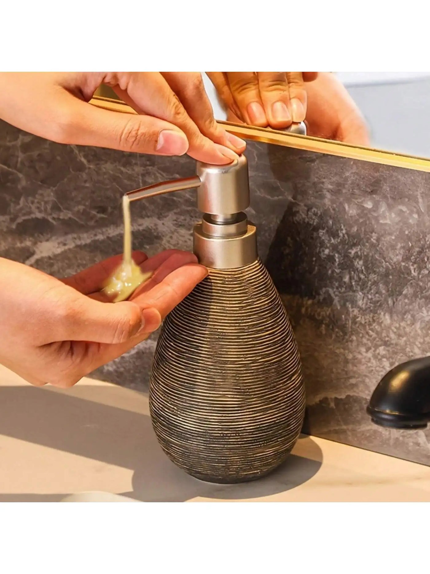 Creative Retro Style Ceramic Push-Type Soap Dispenser with Pump, Hand Soap Bottle - LKBA