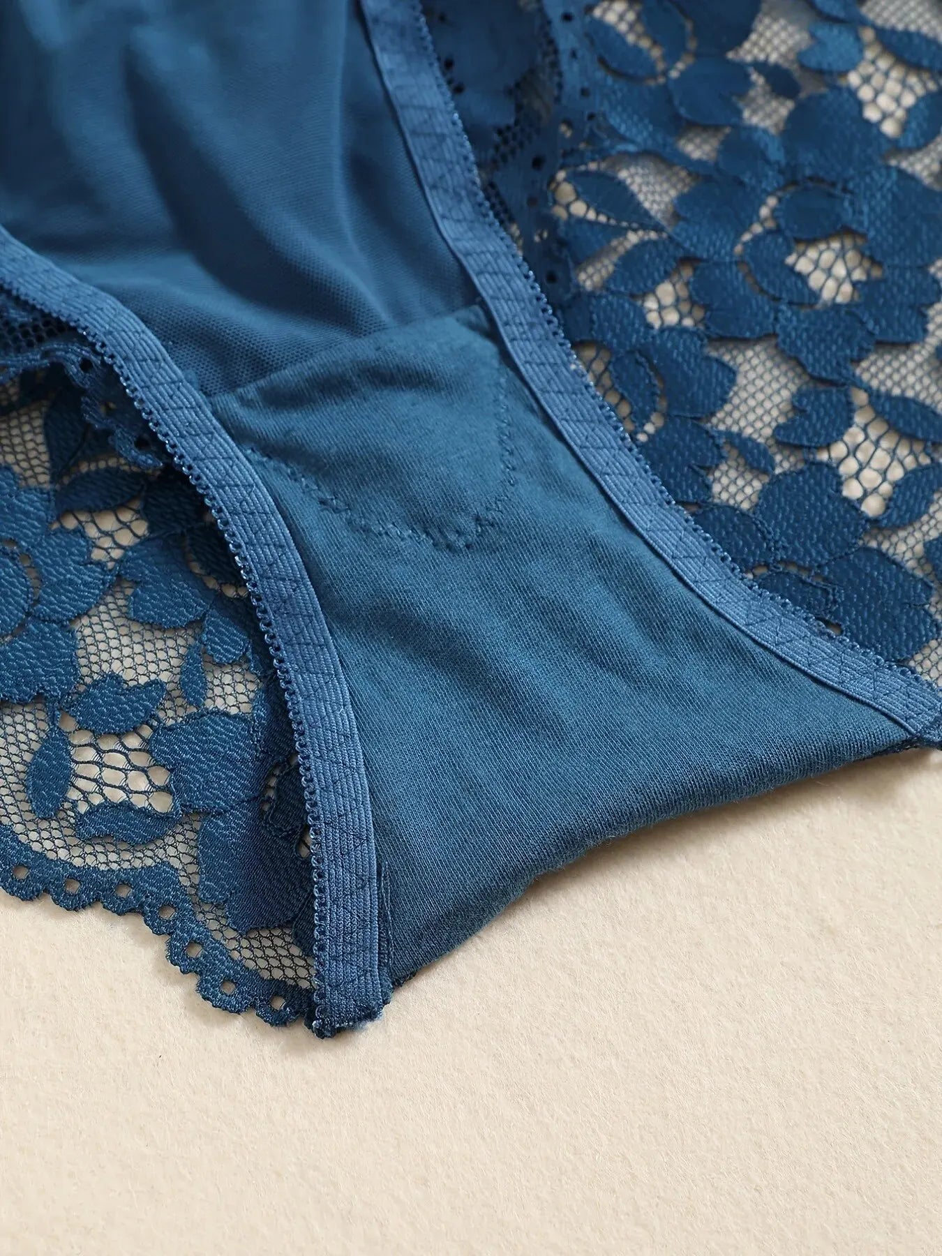 1 Set Elegant Lace Embroidery Breathable Fabric Lingerie Set Push-Up Bra Drop Waist Sheer Panty - Ultimate Valentine's Day - LKBA