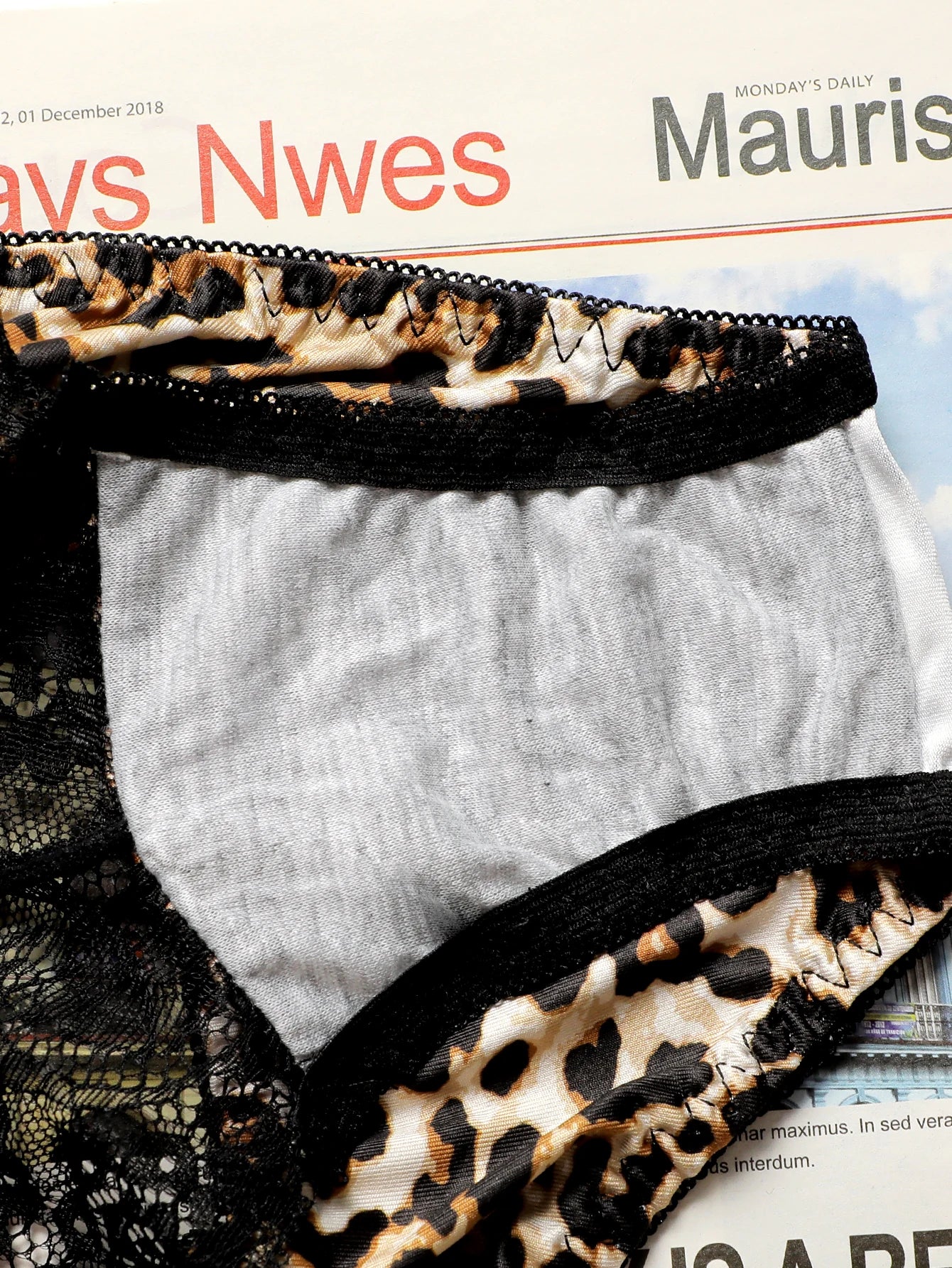 High Quality Hot Selling Sexy Women's Wireless Two-piece Butterfly Solid Color Underwear Women's Lace Underwear Set B2046 - LKBA